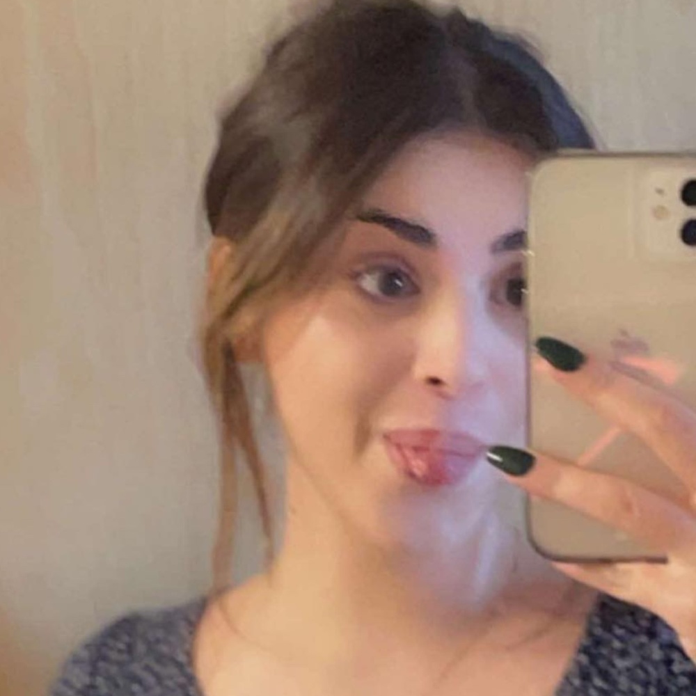 Meet your Posher, Mia